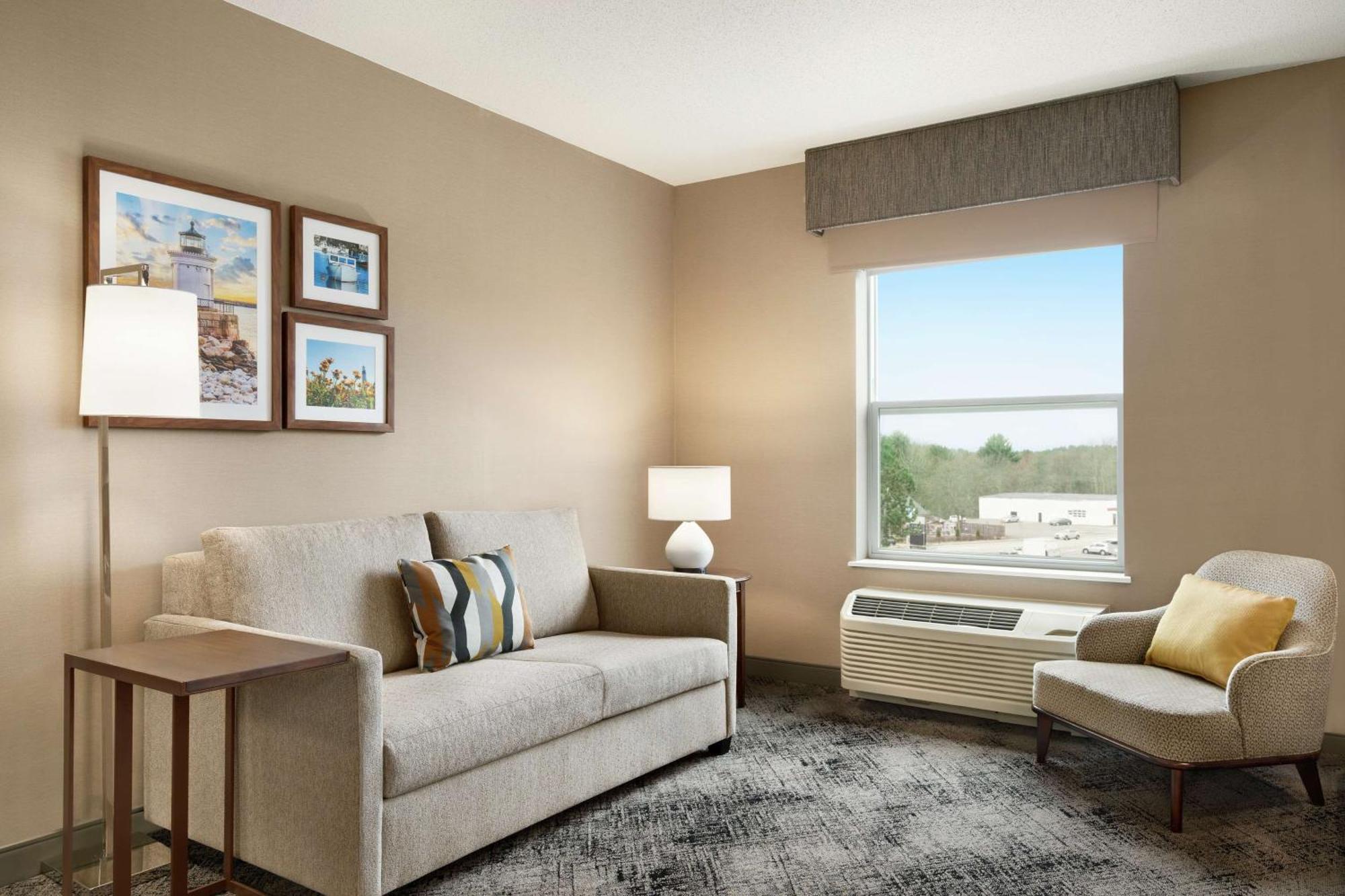 Hampton & Hotel 3*